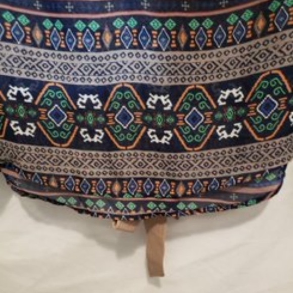 Bonus Jewelry included ‼️Beautiful DOUBLE ZERO pattern Blouse Shirt Belt top - Picture 4 of 9